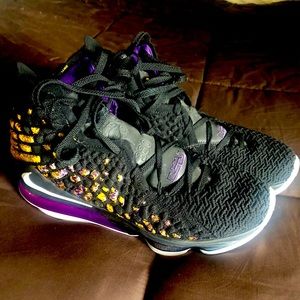 Lebron 17